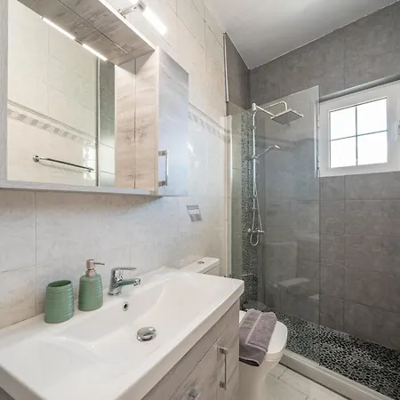 Kanna Ekaya * Agia Efimia